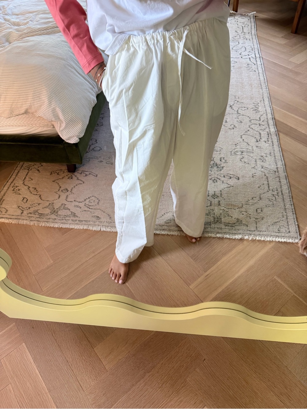 BASERANGE
White Kolla Lounge Pants
